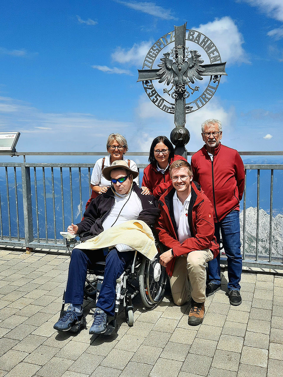 Thomas mit Begleitung auf der Zugspitze