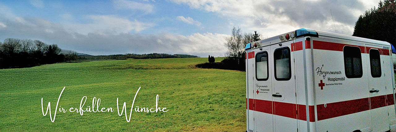 Fahrzeug Herzenswunschmobil in der Landschaft